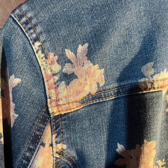 Vintage floral denim jacket - Picture 8 of 8